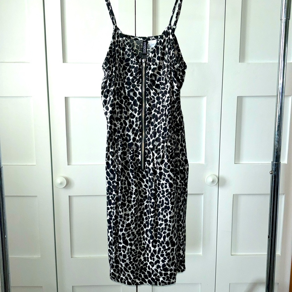 Divided Size 6 cheetah print sundress